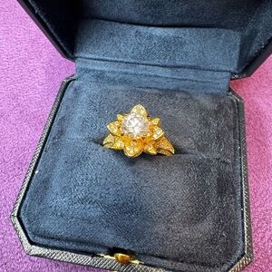 Elegant Gold Floral Ring